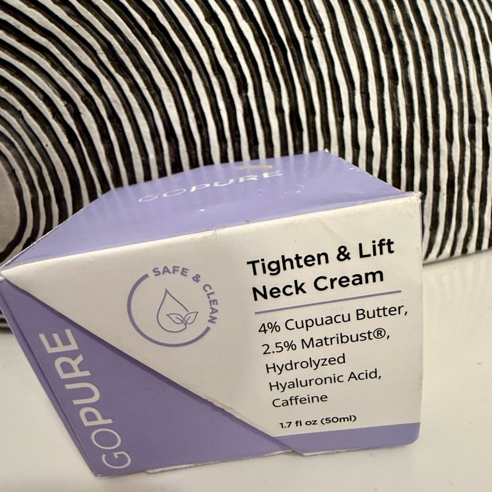 Purple Tighten & Lift Neck Cream